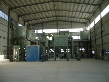 物料在高速旋转的动盘和定盘之间小蝌蚪视频成年APP反复摩擦、冲击、剪切等多种力的作用下粉碎