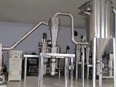 及洗矿作业中的脱泥、脱水等作业；矿石粉碎机可广小蝌蚪视频成年APP泛运用于矿山、冶炼、建材、公路、铁路、水利和化学工业等众多部门